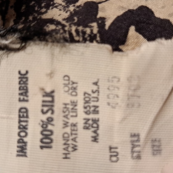 SILK Blouse - Picture 7 of 9